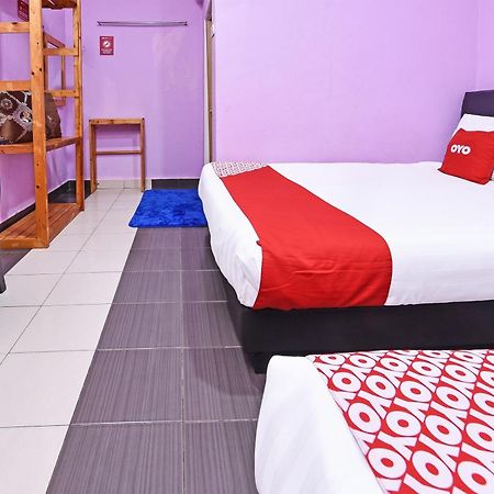 Oyo 90561 Awan Biru Motel Pantai Cenang  Extérieur photo