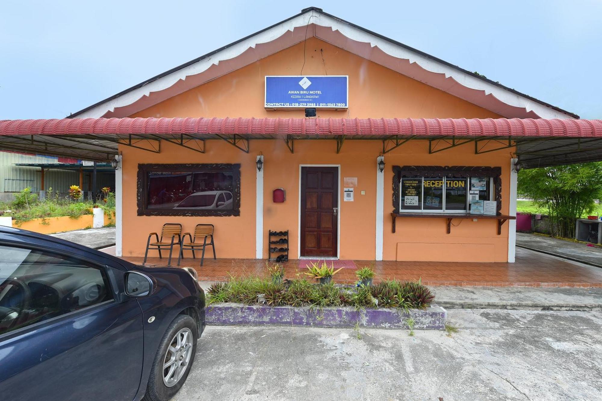 Oyo 90561 Awan Biru Motel Pantai Cenang  Extérieur photo
