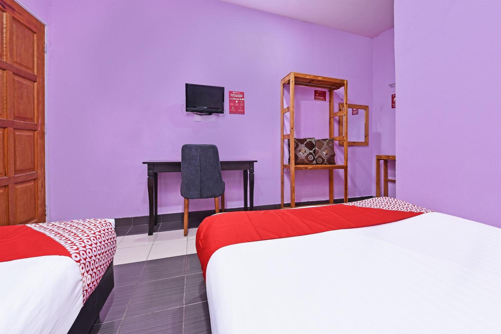 Oyo 90561 Awan Biru Motel Pantai Cenang  Extérieur photo