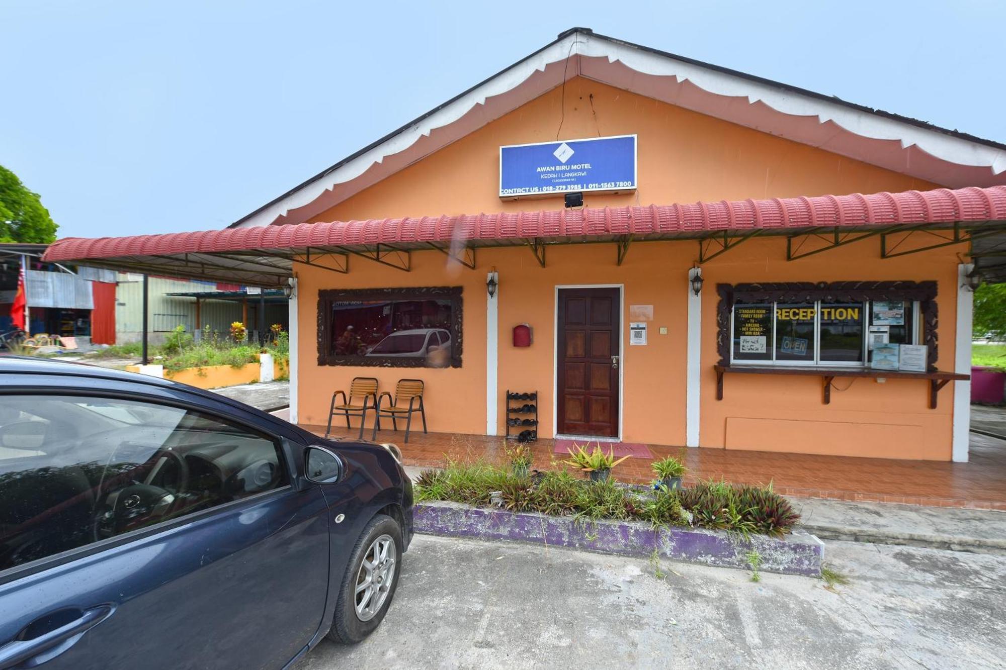 Oyo 90561 Awan Biru Motel Pantai Cenang  Extérieur photo